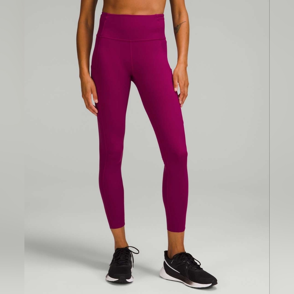 Lululemon Fast and Free High-Rise Tight 25"
Magenta Purple